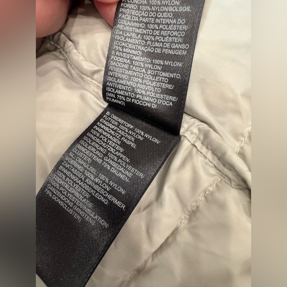 The North Face Long Puffer Jacket 💥 HOST PICK - Picture 11 of 14